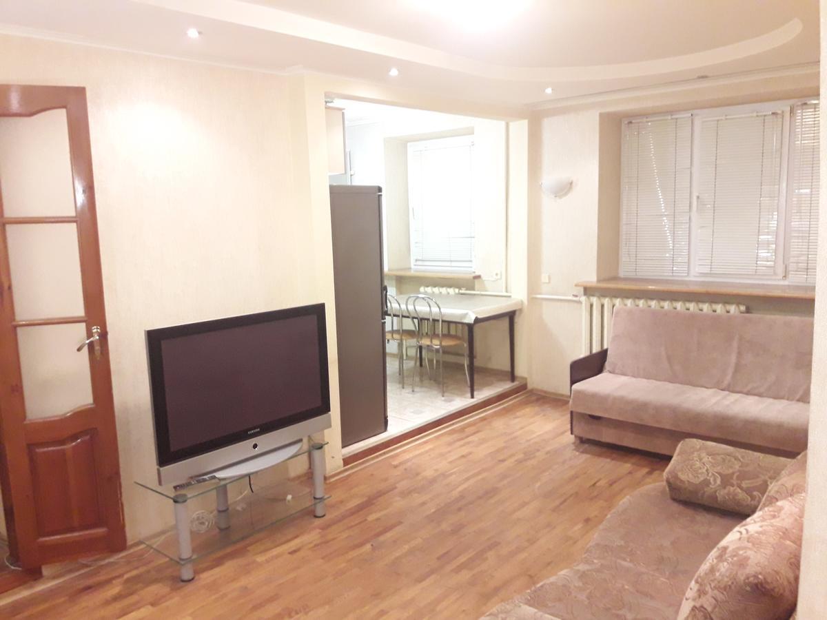 Appartment Near M. 23 Serpnya 哈尔科夫 外观 照片